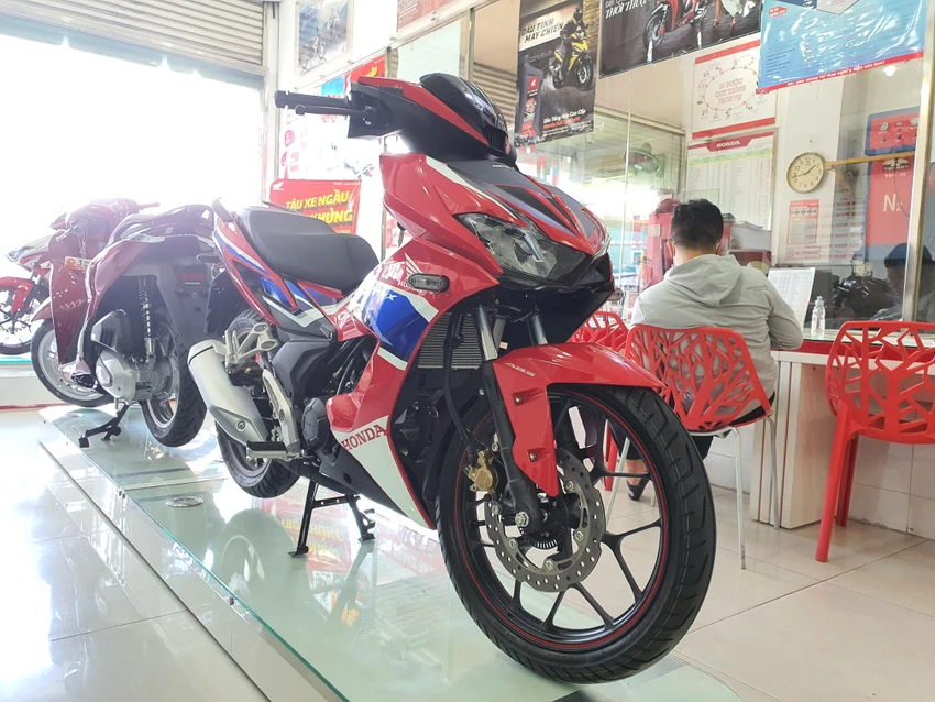 Honda Winner X bán thấp hơn giá đề xuất đến 15 triệu đồng. Ảnh: TN Honda Winner X bán thấp hơn giá đề xuất đến 15 triệu đồng. Ảnh: TN