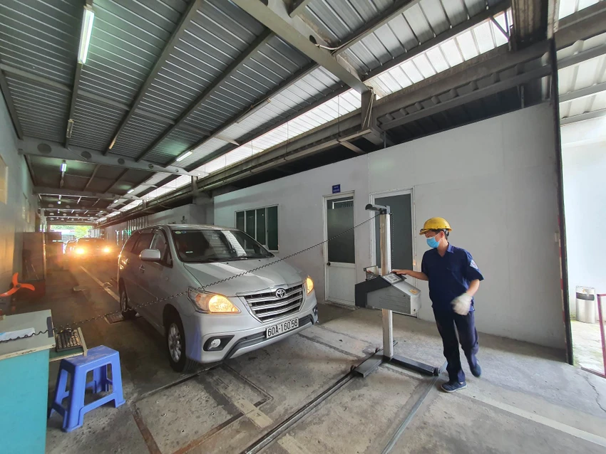 Thông tư 16/2021 của Bộ GTVT quy định đèn xe như thế nào đủ điều kiện cấp giấy chứng nhận kiểm định. Ảnh: TN Thông tư 16/2021 của Bộ GTVT quy định đèn xe như thế nào đủ điều kiện cấp giấy chứng nhận kiểm định. Ảnh: TN
