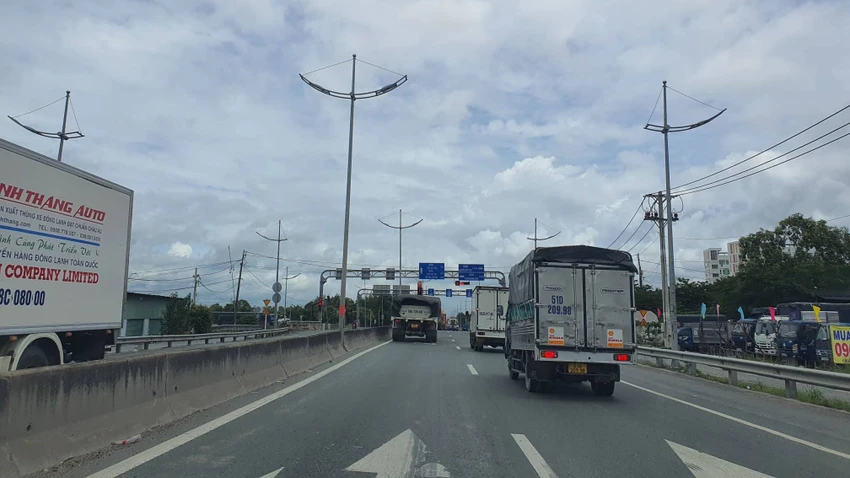 Trước khi xuất phát, người lái xe cần lưu ý một số lỗi vi phạm giao thông cơ bản. Ảnh: TN