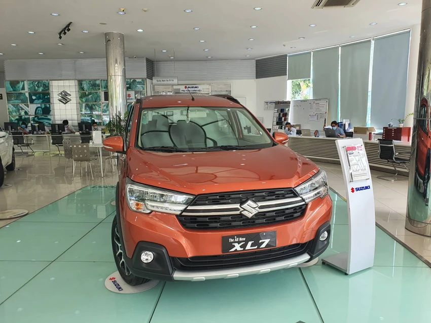 Dù không thường xuyên lọt tốp bán chạy của toàn thị trường ô tô, nhưng Suzuki XL7 vẫn là mẫu xe bán chạy của hãng. Dù không thường xuyên lọt tốp bán chạy của toàn thị trường ô tô, nhưng Suzuki XL7 vẫn là mẫu xe bán chạy của hãng.