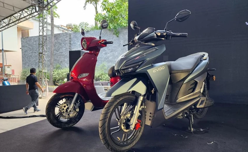 Hai trong bốn mẫu xe máy điện được Tập đoàn Sơn Hà mới ra mắt vào ngày 8-4. Hai trong bốn mẫu xe máy điện được Tập đoàn Sơn Hà mới ra mắt vào ngày 8-4.