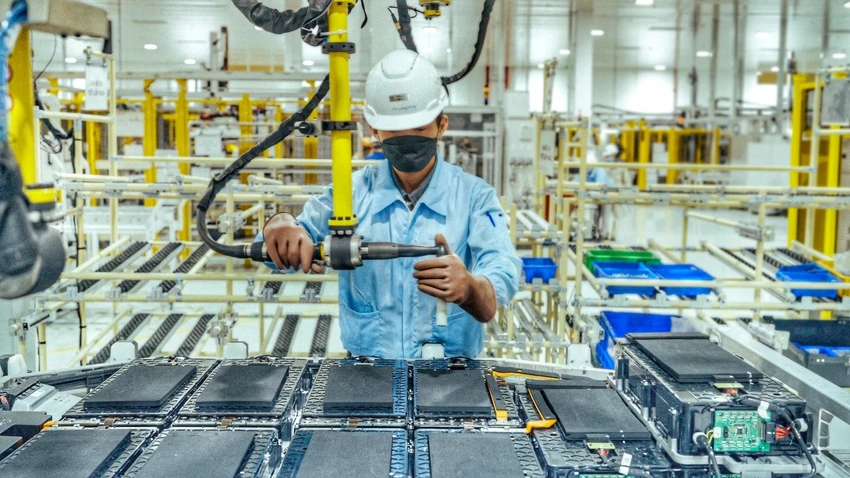 Thỏa thuận hợp tác này đánh dấu bước tiến quan trọng mới, giúp các bên thúc đẩy công nghệ pin tiên tiến. Thỏa thuận hợp tác này đánh dấu bước tiến quan trọng mới, giúp các bên thúc đẩy công nghệ pin tiên tiến.