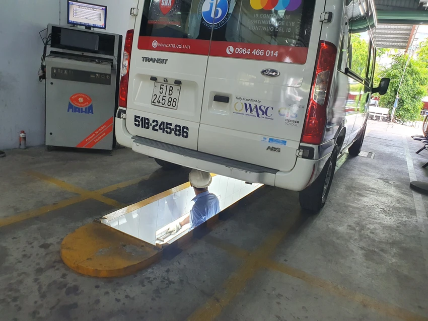 Nhiều chủ xe lo lắng nên phải đi kiểm định sớm. Ảnh: TN Nhiều chủ xe lo lắng nên phải đi kiểm định sớm. Ảnh: TN
