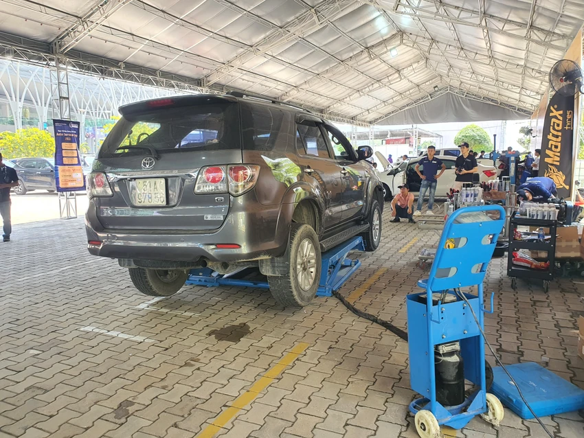 Triển lãm Automechanika được tổ chức hàng năm với nhiều gian hàng là ngành công nghiệp phụ trợ ô tô. Ảnh: TN Triển lãm Automechanika được tổ chức hàng năm với nhiều gian hàng là ngành công nghiệp phụ trợ ô tô. Ảnh: TN