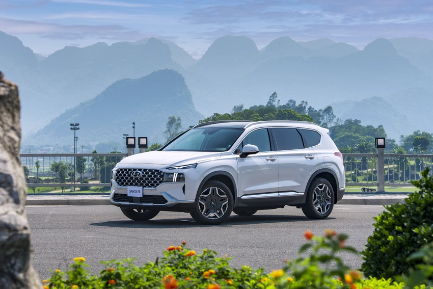 Hyundai Thành Công chính thức giới thiệu mẫu xe Hyundai Santa Fe Hybrid đến thị trường Việt Nam. Hyundai Thành Công chính thức giới thiệu mẫu xe Hyundai Santa Fe Hybrid đến thị trường Việt Nam.