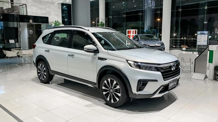 Honda BR-V chính thức ra mắt tại Việt Nam với giá 661 triệu đồng và 705 triệu đồng. Honda BR-V chính thức ra mắt tại Việt Nam với giá 661 triệu đồng và 705 triệu đồng.