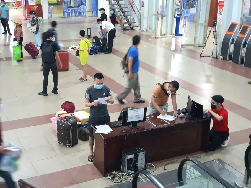 Ngành đường sắt thêm tàu đi Quy Nhơn và ngược lại. Ảnh: TN Ngành đường sắt thêm tàu đi Quy Nhơn và ngược lại. Ảnh: TN