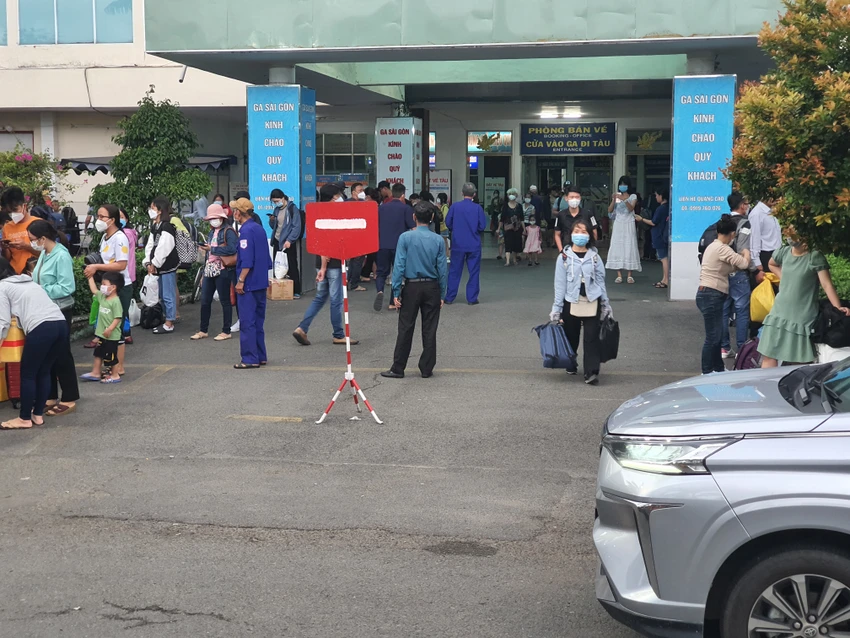 Ngành đường sắt thông báo các tuyến tàu dịp lễ Quốc khánh 2-9 và các đoàn tàu sau hè 2023. Ảnh: THY NHUNG Ngành đường sắt thông báo các tuyến tàu dịp lễ Quốc khánh 2-9 và các đoàn tàu sau hè 2023. Ảnh: THY NHUNG
