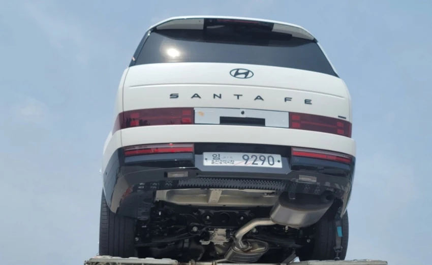 Một ngoại hình mới hoàn toàn, khiến chiếc Santa Fe 2024 nhận nhiều ý kiến trái chiều. Ảnh: MXH
