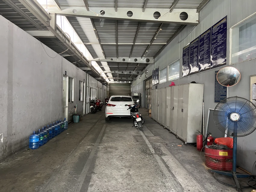 Một dây chuyền tạm ngưng hoạt động tại Chi nhánh TTĐK 50.05V. Ảnh: TN Một dây chuyền tạm ngưng hoạt động tại Chi nhánh TTĐK 50.05V. Ảnh: TN
