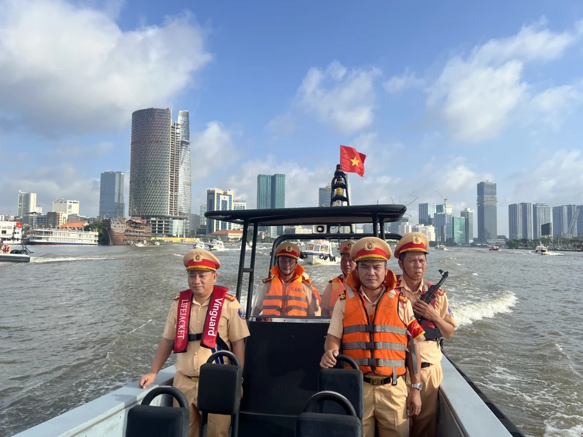 CSGT-duong-thuy-6.JPG