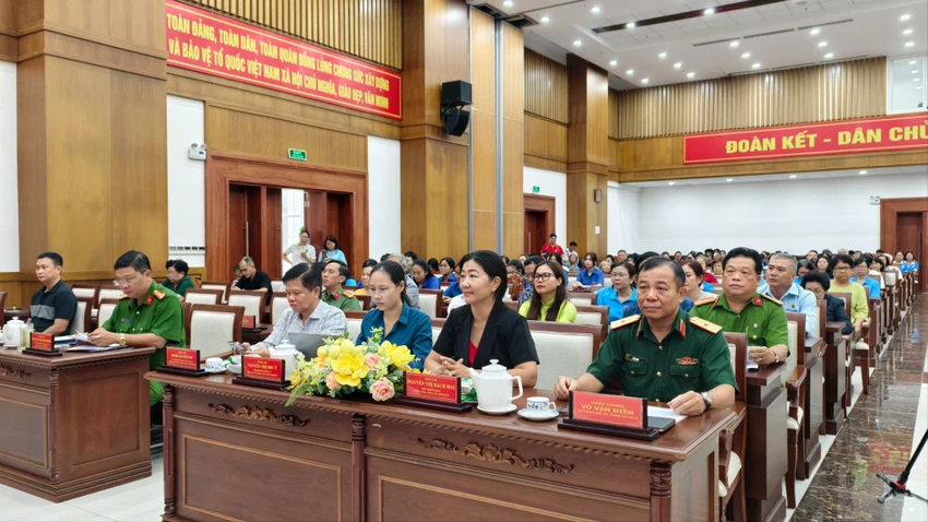 phuong-phu-nhuan-00.jpg