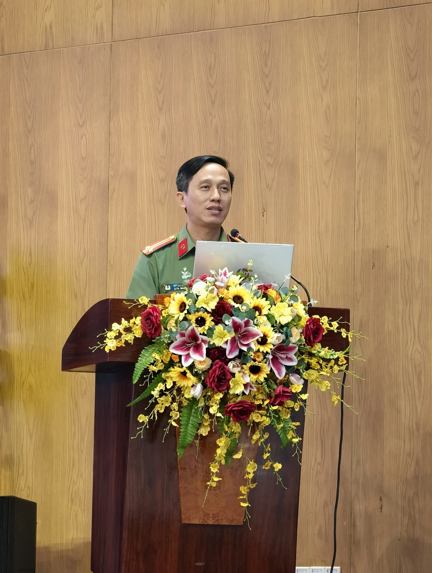 phuong-phu-nhuan-07.jpg