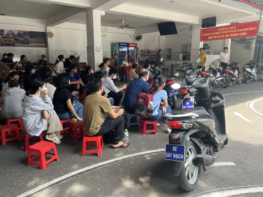 sat-hach-giay-phep-lai-xe.JPG
