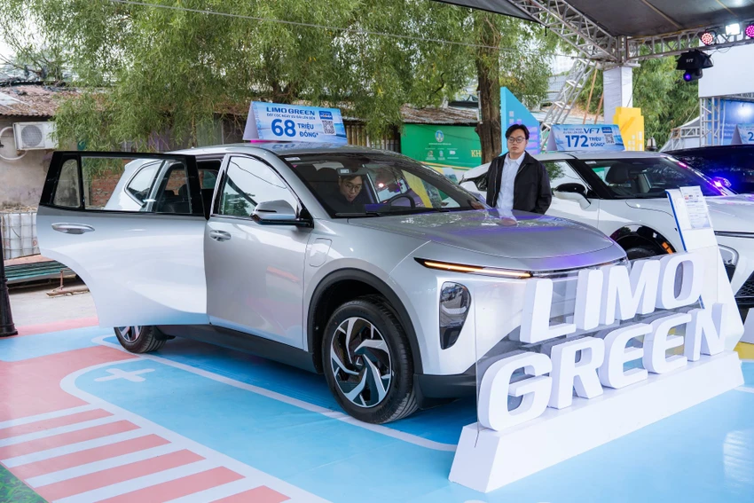 Limo Green.jpg