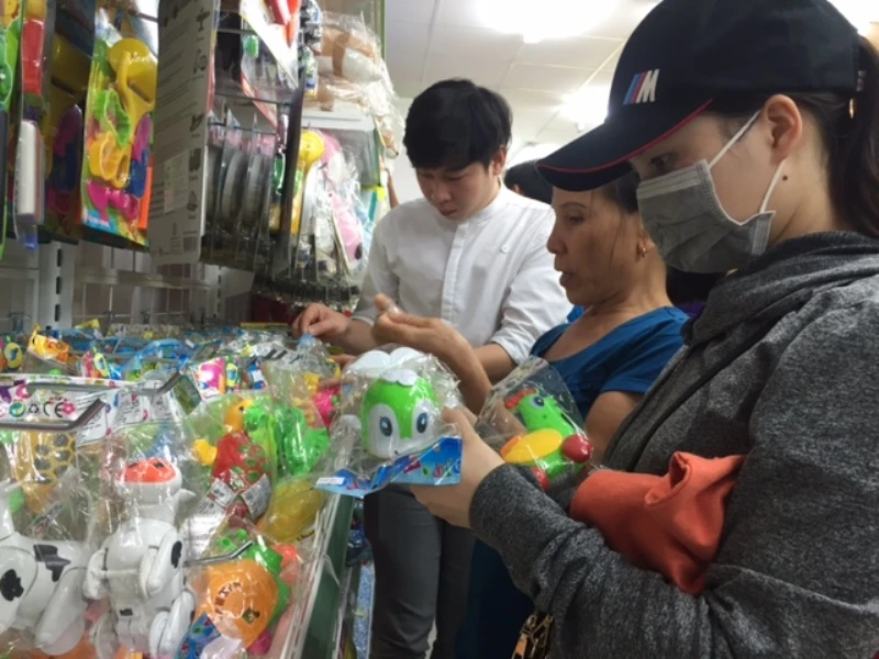 Lần đầu tiên cửa hàng tiện lợi vào bệnh viện nhi ảnh 3 Lần đầu tiên cửa hàng tiện lợi vào bệnh viện nhi ảnh 3