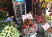 Sức mua vải sớm tại chợ đầu mối Thủ Đức giảm 40-50%