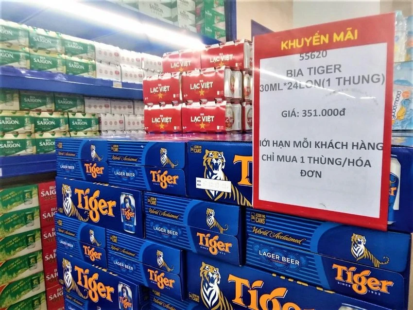 Mỗi khách được mua 1 thùng bia/hóa đơn. Mỗi khách được mua 1 thùng bia/hóa đơn.