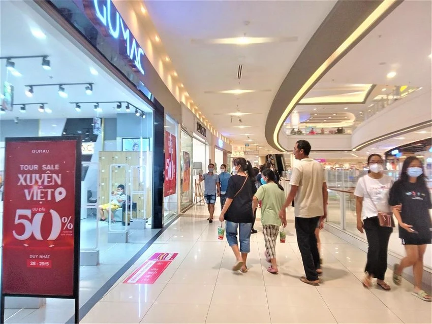 Tham gia khuyến mại tập trung các doanh nghiệp được khuyến mãi lên đến 100%. Ảnh minh họa: TÚ UYÊN Tham gia khuyến mại tập trung các doanh nghiệp được khuyến mãi lên đến 100%. Ảnh minh họa: TÚ UYÊN