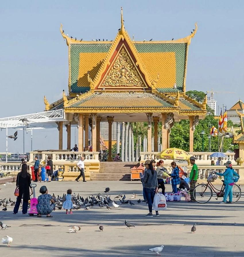 Quảng trường sông Bốn Mặt -Campuchia . ẢNH: Lữ hành Saigontourist Quảng trường sông Bốn Mặt -Campuchia . ẢNH: Lữ hành Saigontourist