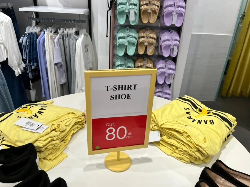 Áo thun được giảm đến 80% chỉ còn vài chục ngàn đồng Áo thun được giảm đến 80% chỉ còn vài chục ngàn đồng
