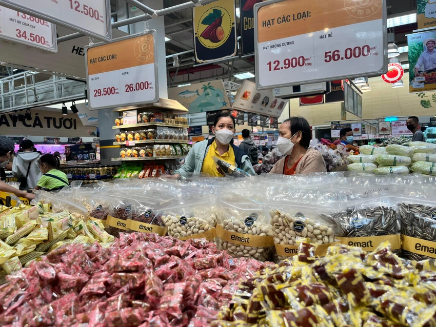 Người dân quan tâm đến giá cả các loại hạt Người dân quan tâm đến giá cả các loại hạt