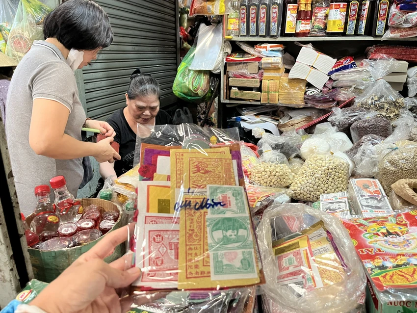 Các bộ đồ cúng được sắp xếp sẵn, đáp ứng nhu cầu người mua Các bộ đồ cúng được sắp xếp sẵn, đáp ứng nhu cầu người mua