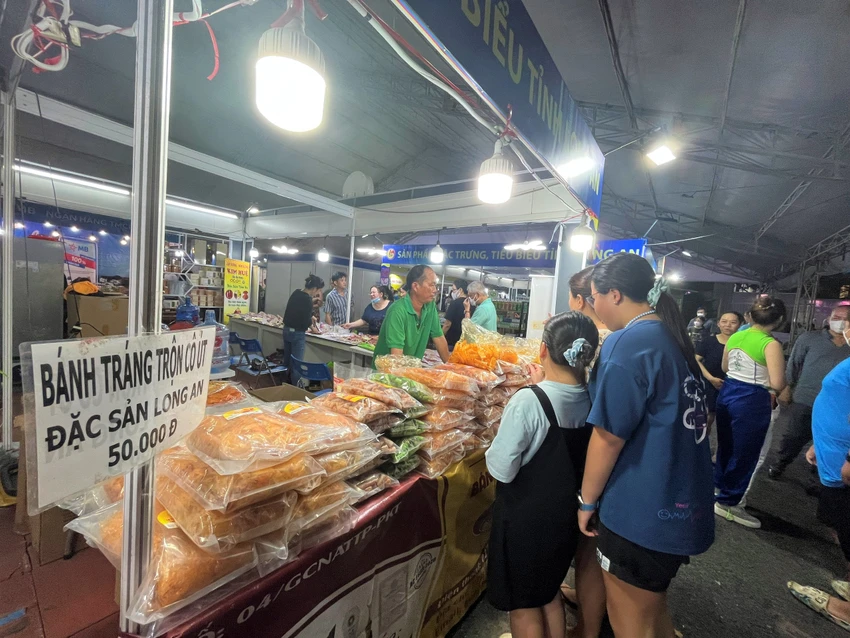 TP.HCM khai mạc hội chợ khuyến mãi khủng, nhiều mặt hàng giảm 70% ảnh 8 TP.HCM khai mạc hội chợ khuyến mãi khủng, nhiều mặt hàng giảm 70% ảnh 8