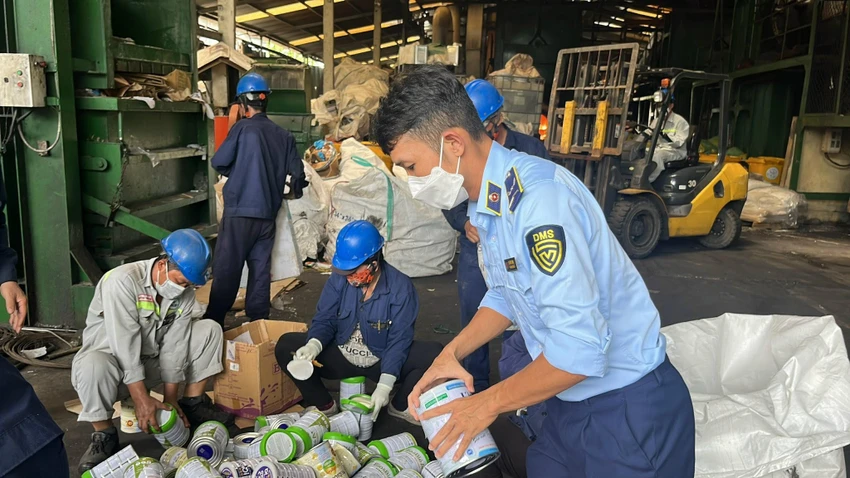 Trong sáu tháng đầu năm 2023 QLTT TP.HCM tiêu hủy hàng giả, hàng cấm...trị giá hơn 30 tỉ đồng ẢNH: Cục QLTT TP.HCM Trong sáu tháng đầu năm 2023 QLTT TP.HCM tiêu hủy hàng giả, hàng cấm...trị giá hơn 30 tỉ đồng ẢNH: Cục QLTT TP.HCM
