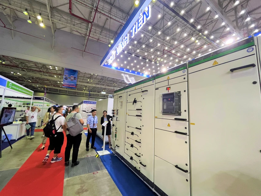 Mẫu tủ điện hạ thế BlokSet được tập đoàn Schneider Electric chuyển giao cho doanh nghiệp Việt giới thiệu tại triển lãm
