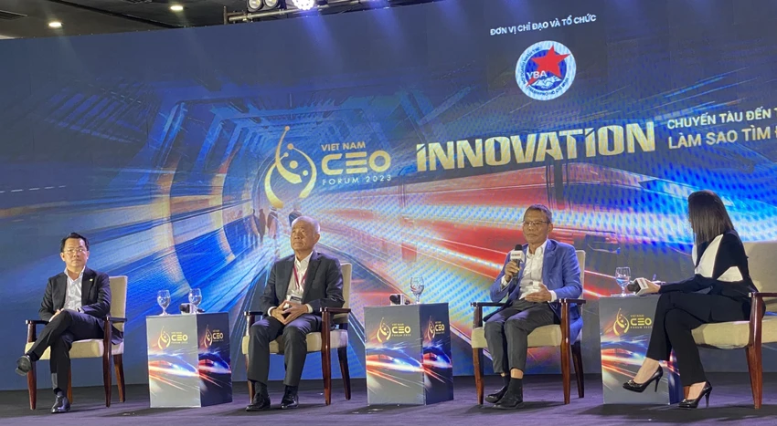 Các doanh nghiệp chia sẻ tại diễn đàn CEO Forum 2023. ẢNH: TÚ UYÊN