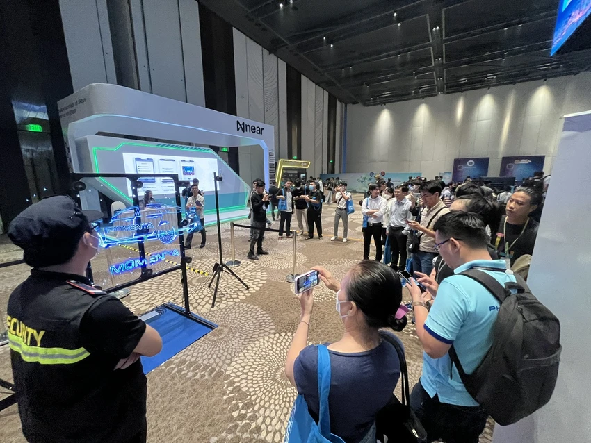 Công nghệ đèn LED 3D trình chiếu hình ảnh sống động dùng trong các lĩnh vực đời sống với giá 1,8-30 triệu đồng tùy chức năng, quy mô thu hút khách tham quan.