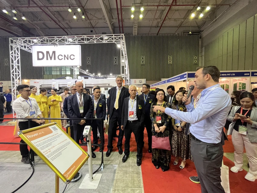 lanh-dao-Cuc-xuc-tien-thuong0mai.jpg