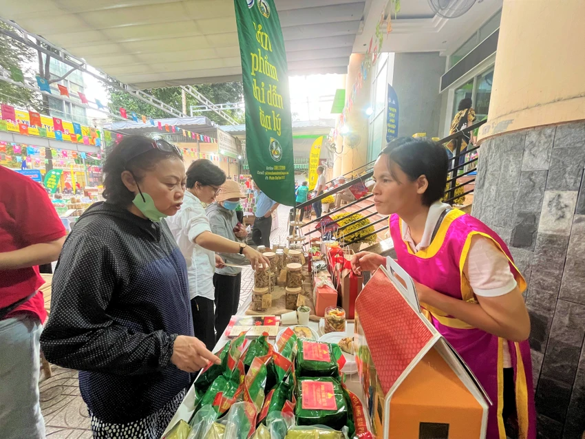 phiên chợ tết xanh