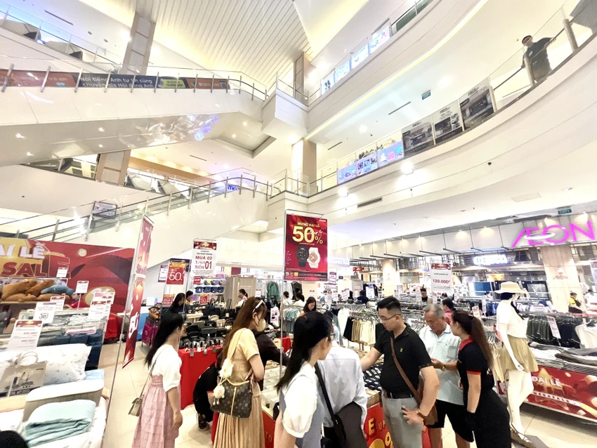 shopping season 2025