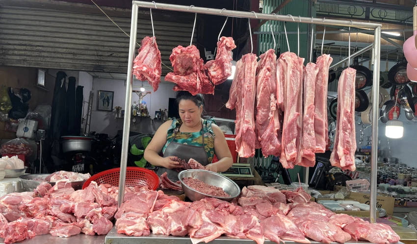 giá heo hơi .JPG