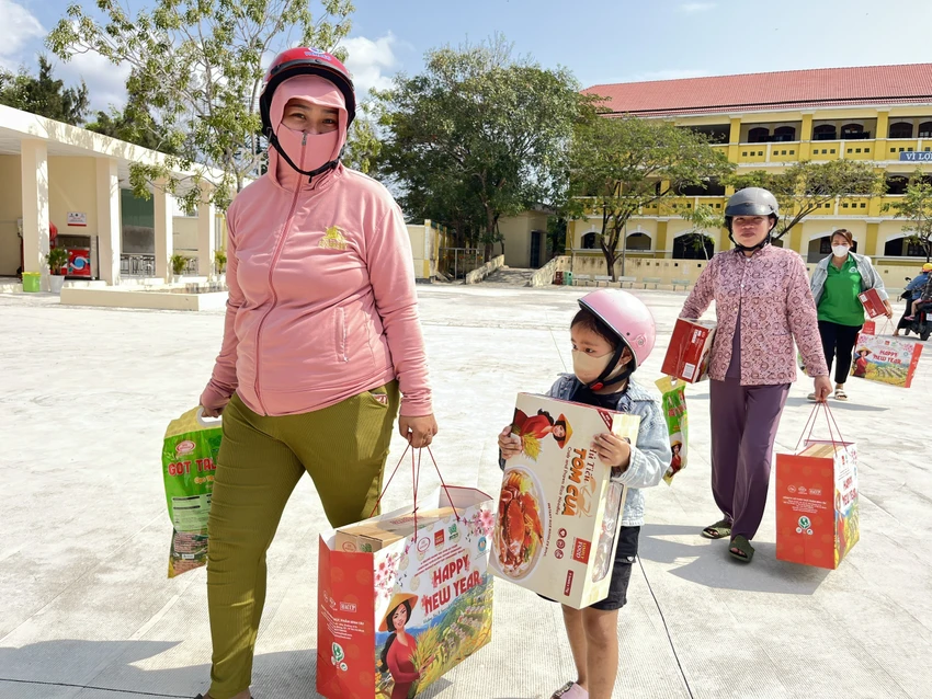 800 phần quà