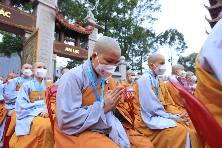 Đại lễ Phật Đản ở Việt Nam bắt đầu từ ngày mùng 8-4 cho đến rằm tháng tư âm lịch.