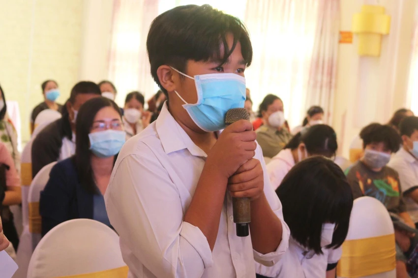 Em Trần Quốc Đạt học sinh lớp 8 trường THCS Định An (huyện Lấp vò, tỉnh đồng Tháp). Ảnh: TÚ NGÂN Em Trần Quốc Đạt học sinh lớp 8 trường THCS Định An (huyện Lấp vò, tỉnh đồng Tháp). Ảnh: TÚ NGÂN