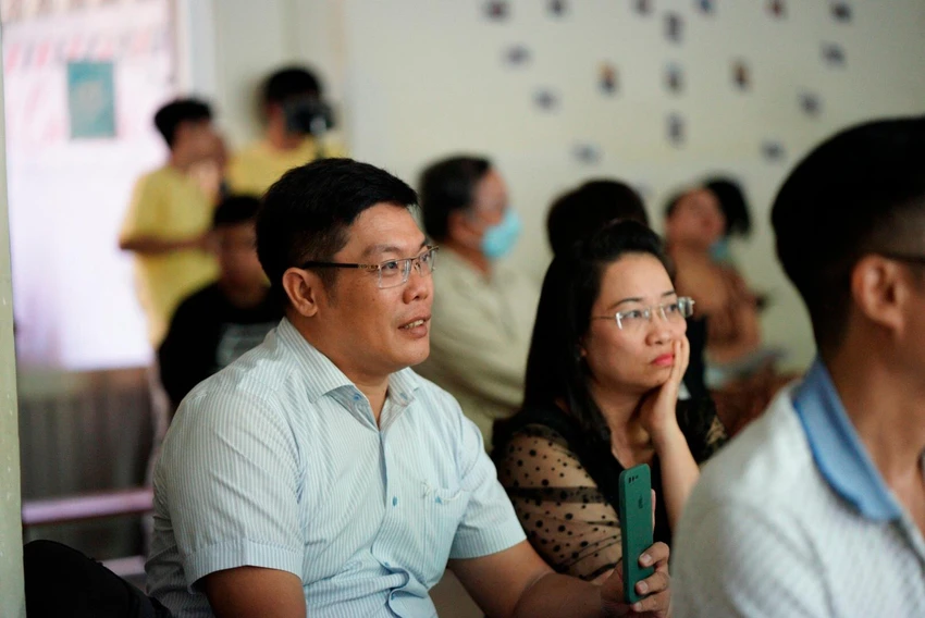 Hầu hết phụ huynh đều ở lại đến phút cuối. Ảnh: NVCC. Hầu hết phụ huynh đều ở lại đến phút cuối. Ảnh: NVCC.