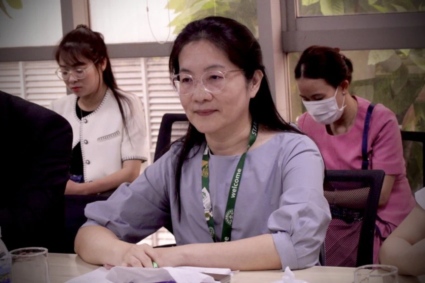 Bà Chen, đại diện Công ty TNHH PouYuen Việt Nam chia sẻ tại buổi làm việc. Ảnh: M.T Bà Chen, đại diện Công ty TNHH PouYuen Việt Nam chia sẻ tại buổi làm việc. Ảnh: M.T