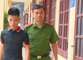 Cảnh sát giải cứu 12 thiếu nữ bị giam lỏng phục vụ quán hát