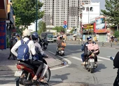 Chỉ còn 200.000 đồng, 2 chị em sinh viên muốn về quê nhưng không được