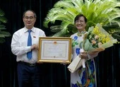 Bà Quyết Tâm được tặng Huân chương Độc lập hạng Ba