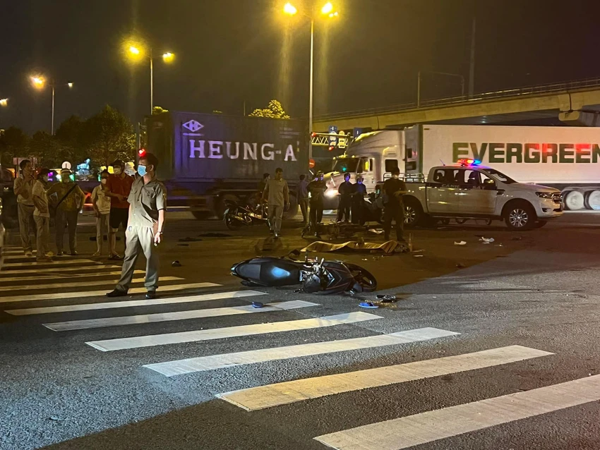 Đến sáng 7-8, Công an TP Thủ Đức vẫn đang điều tra làm rõ nguyên nhân vụ việc. ẢNh: TS Đến sáng 7-8, Công an TP Thủ Đức vẫn đang điều tra làm rõ nguyên nhân vụ việc. ẢNh: TS