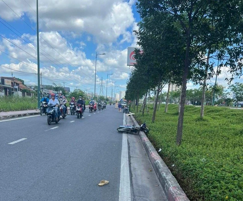 Vụ tai nạn giữa hai xe máy khiến hai người thương vong. Ảnh: TS tai-nan-thu-duc-1