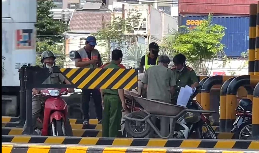 Xe đầu kéo cán tử vong nhân viên trạm thu phí tại TP Thủ Đức