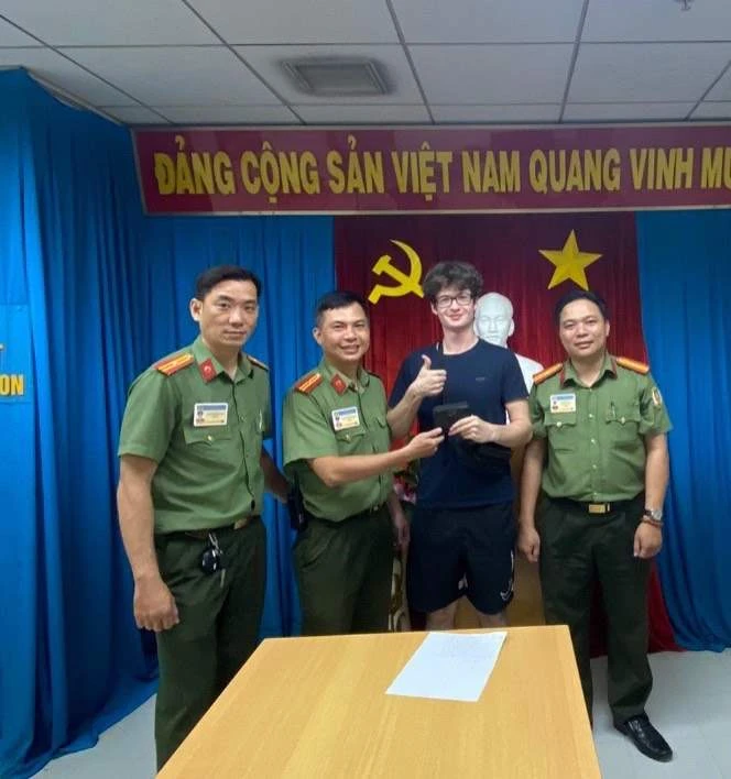 TÂN SƠN NHẤT