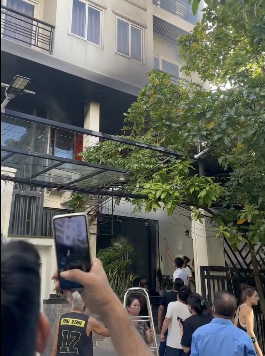 Cháy toà nhà có 9 người nước ngoài đang thuê ở tại phường Thảo Điền