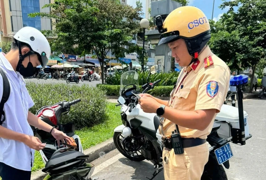 Hơn 500 học sinh vi phạm giao thông trong 3 ngày